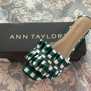 Ann Taylor slides size 8